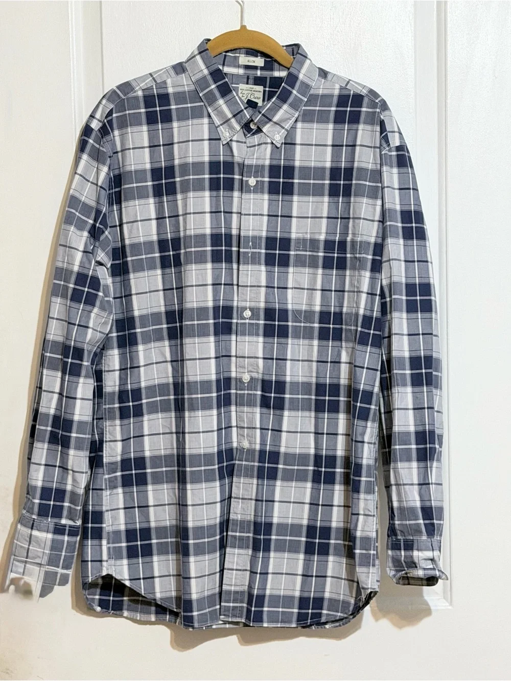 J. Crew Men's Navy and White Plaid Button-Down Shirt Slim fit